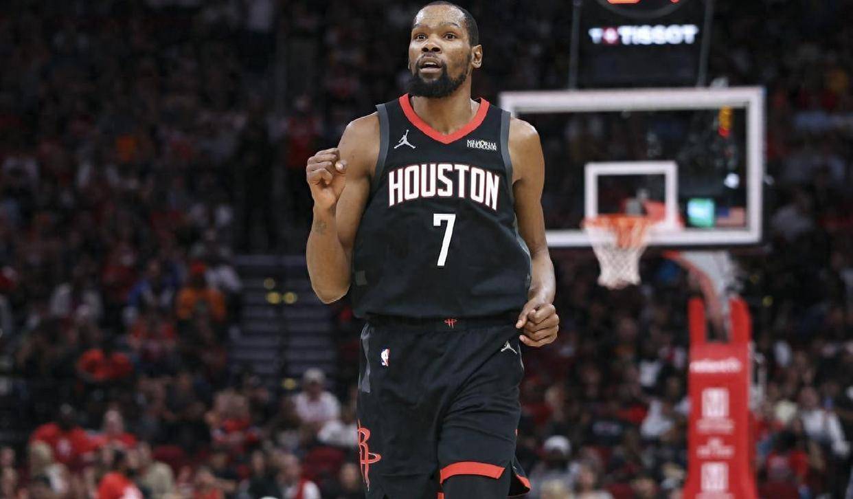 开云- 杜兰特在瑞士队比赛中关键助攻,逆转引发热议的是谁 