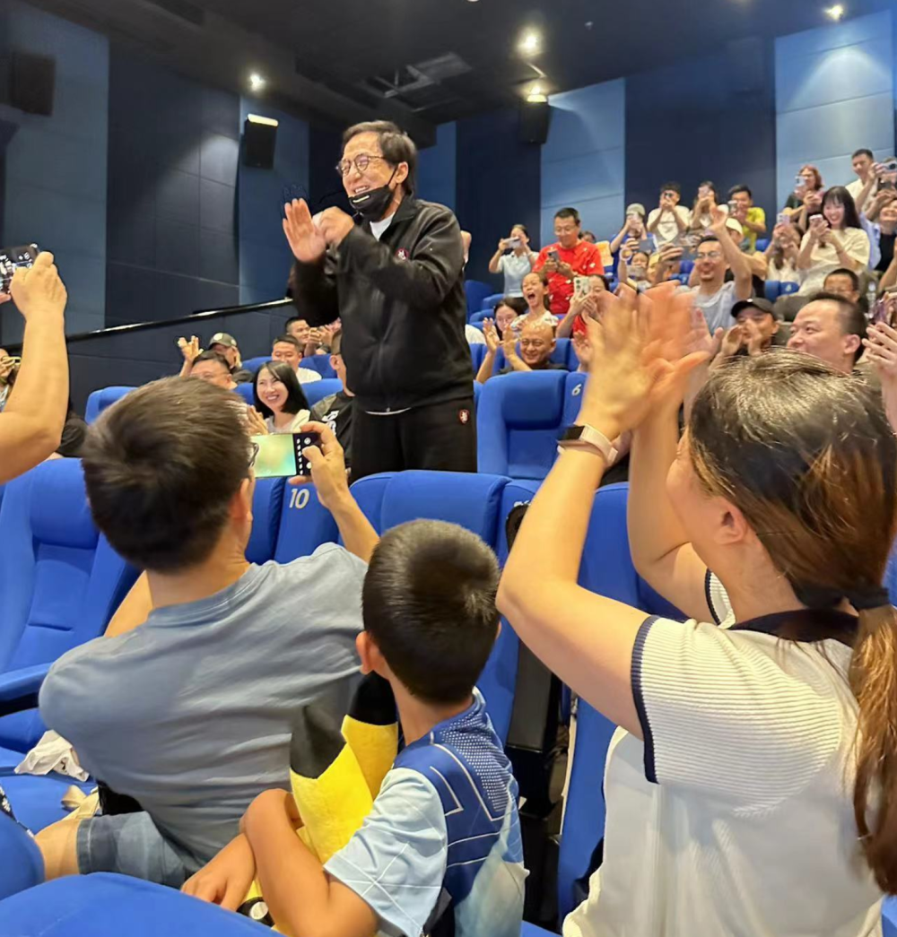 KAIYUN-Ming回归赛场，高光表现首场状态亮眼，篮网观众沸腾！的简单介绍